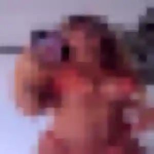 Tatyana, 19 ans, en ligne à Aramon pour une rencontre coquine