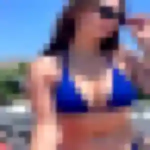 Eugenie, 24 ans, connectée à Châteaugay pour une rencontre coquine