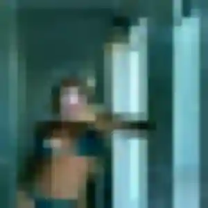 Découvre Emmanuelle, 24 ans à Mours-Saint-Eusèbe en privé