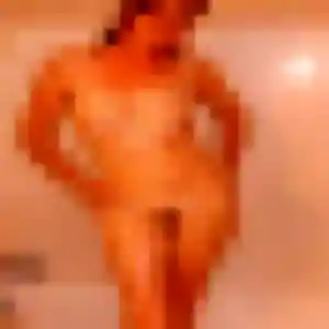 Delphine, 25 ans, connectée à Perpignan pour un rencontre adulte