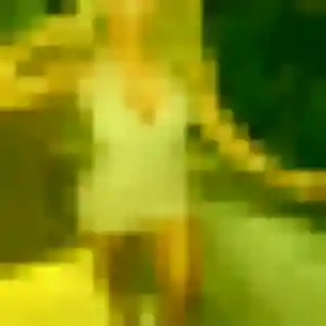Dina de Poulx, 33 ans - rencontre adulte discret