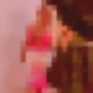 Agnes, 25 ans, en ligne à Rousson pour un rencontre adulte