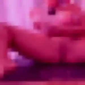 Louise, 24 ans, connectée à Rousson pour un rencontre adulte