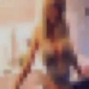 Photo de Meriem à Saint-Genis-les-Ollières (39 ans) - rencontre adulte anonyme