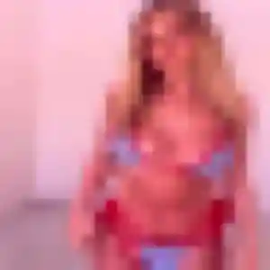 Sexy Adelaide, 24 ans à Saint-Girons - voir sa photo