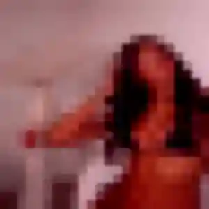 Chloe, 28 ans, connectée à Saint-Hippolyte pour un rencontre adulte