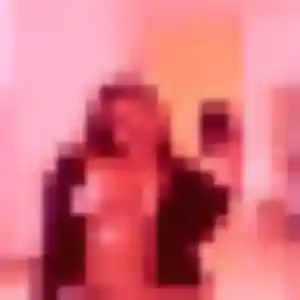 Domitille (26 ans) à Saint-Quentin-la-Poterie propose une rencontre rapidement