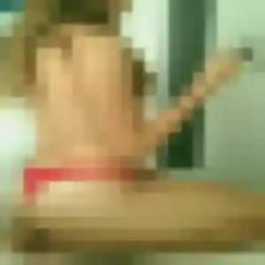 Photo de Amira à Veyre-Monton (43 ans) - rencontre adulte discret